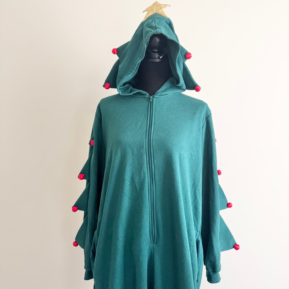 Green Hooded Christmas Tree Onesie H&M Christmas Tree jumpsuit – Size XS/S (NWT)